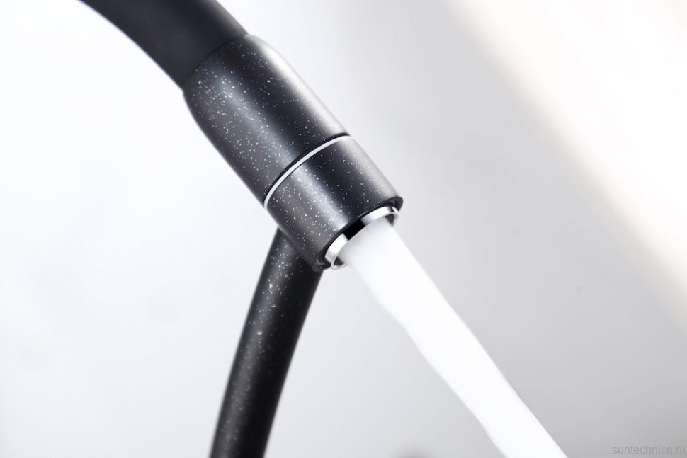 Смеситель для кухни Paulmark Siegen Si213111-BLM с гибким изливом, черный