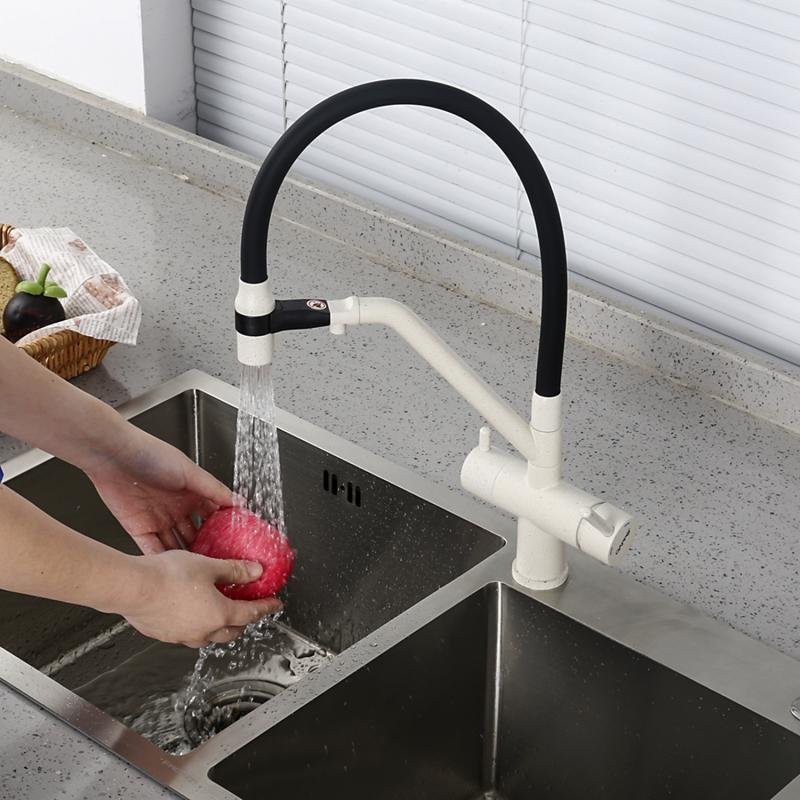 Смеситель для кухни Gappo G4398-81 с гибким изливом, белый