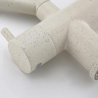 Смеситель для кухни Gappo G4398-81 с гибким изливом, белый