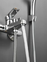 Смеситель для ванны с душем Haiba HB60719 хром Смеситель для ванны с душем Haiba HB60719 хром
