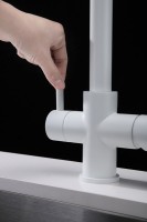 Смеситель для кухни Paulmark Lange 214212-431, белый матовый
