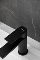 Смеситель для раковины BELZ B678 B10678-7 матовый черный