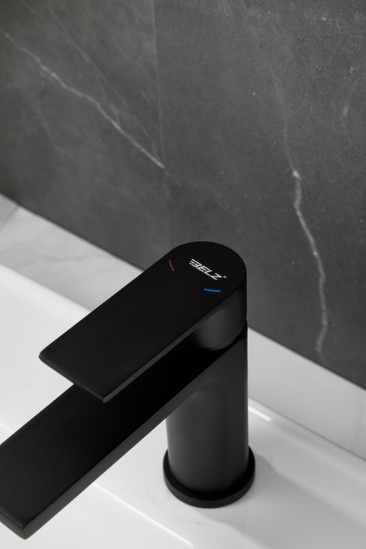 Смеситель для раковины BELZ B678 B10678-7 матовый черный