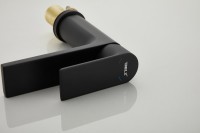 Смеситель для раковины BELZ B678 B10678-7 матовый черный