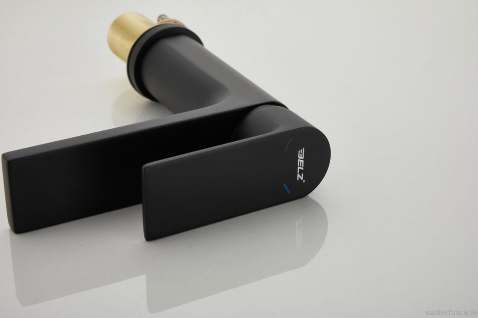 Смеситель для раковины BELZ B678 B10678-7 матовый черный