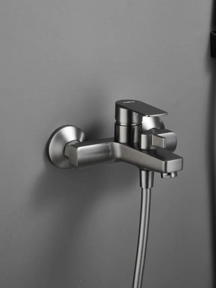 Смеситель для ванны с душем Haiba HB60719-3 оружейная сталь