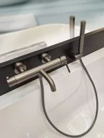 Смеситель для ванны с душем AltroBagno Unione AltroBagnoUnione0222GM оружейная сталь