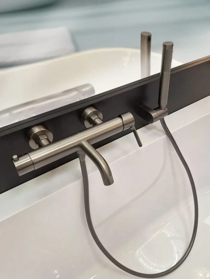 Смеситель для ванны с душем AltroBagno Unione AltroBagnoUnione0222GM оружейная сталь