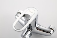 Смеситель с длинным изливом для ванны Frap H28 F2228