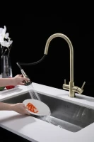 Смеситель для кухни Paulmark Lange 214212-BR, бронза Смеситель для кухни Paulmark Lange 214212-BR, бронза