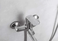 Смеситель для ванны с душем AQUATEK Вега AQ1042CR хром Смеситель для ванны с душем AQUATEK Вега AQ1042CR хром