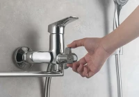 Смеситель для ванны с душем AQUATEK Вега AQ1042CR хром Смеситель для ванны с душем AQUATEK Вега AQ1042CR хром