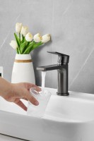 Смеситель для раковины BELZ B678 B10678-3 оружейная сталь Смеситель для раковины BELZ B678 B10678-3 оружейная сталь