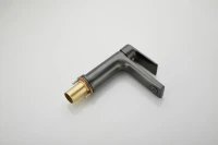 Смеситель для раковины BELZ B678 B10678-3 оружейная сталь
