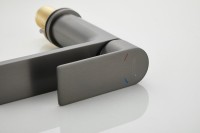 Смеситель для раковины BELZ B678 B10678-3 оружейная сталь Смеситель для раковины BELZ B678 B10678-3 оружейная сталь