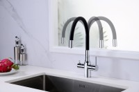 Смеситель для кухни Paulmark Salix 213419-CR хром, черный, с гибким изливом