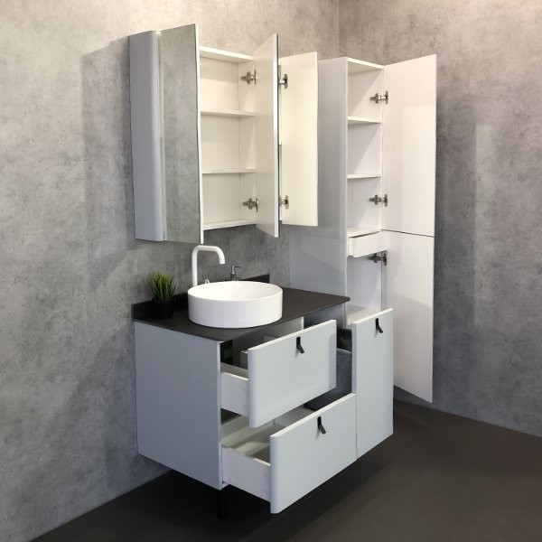 Шкаф пенал для ванной Comforty Сорренто светло-серый
