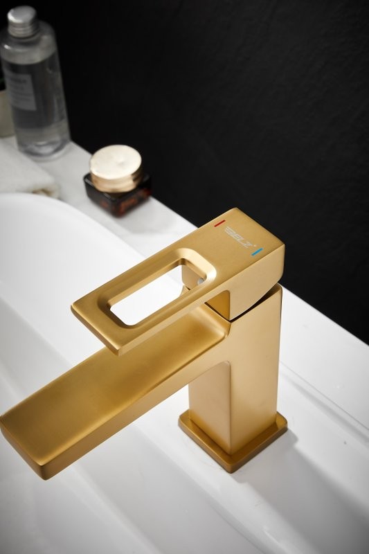 Смеситель для раковины BELZ B658 B10658-5 золото