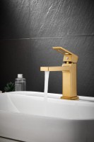 Смеситель для раковины BELZ B658 B10658-5 золото Смеситель для раковины BELZ B658 B10658-5 золото