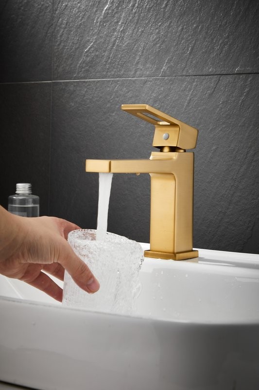 Смеситель для раковины BELZ B658 B10658-5 золото