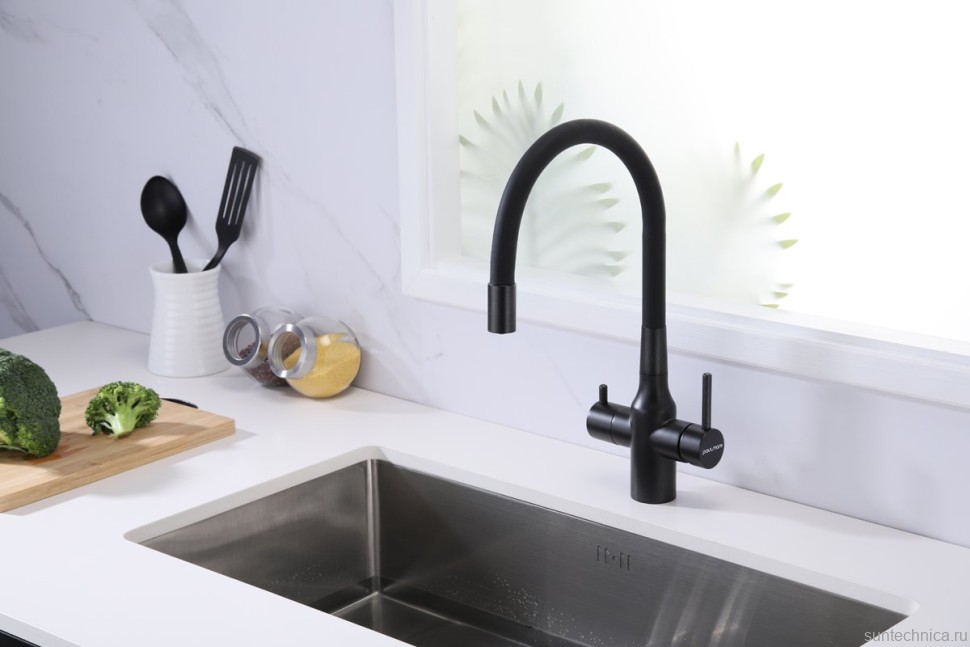 Смеситель для кухни Paulmark Salix Sa213419-BLM с гибким изливом, черный