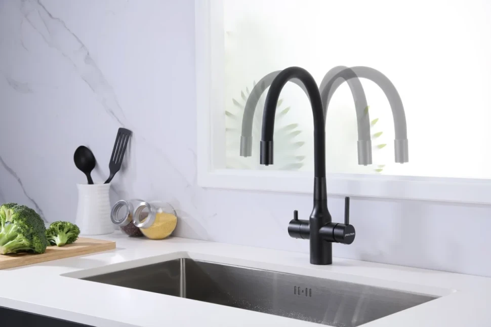 Смеситель для кухни Paulmark Salix Sa213419-BLM с гибким изливом, черный