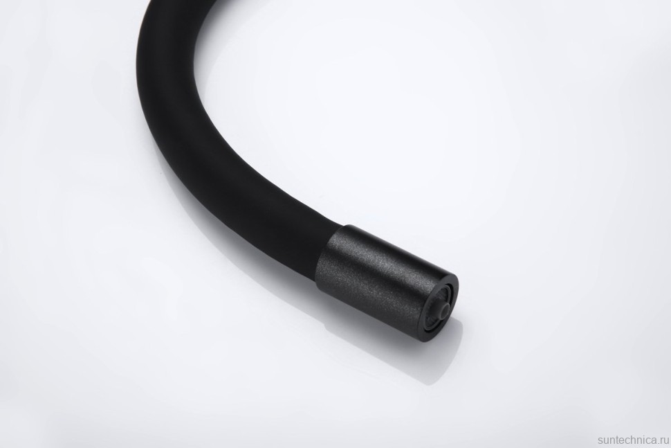 Смеситель для кухни Paulmark Salix Sa213419-BLM с гибким изливом, черный