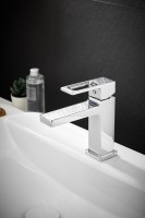 Смеситель для раковины BELZ B658 B10658 хром Смеситель для раковины BELZ B658 B10658 хром