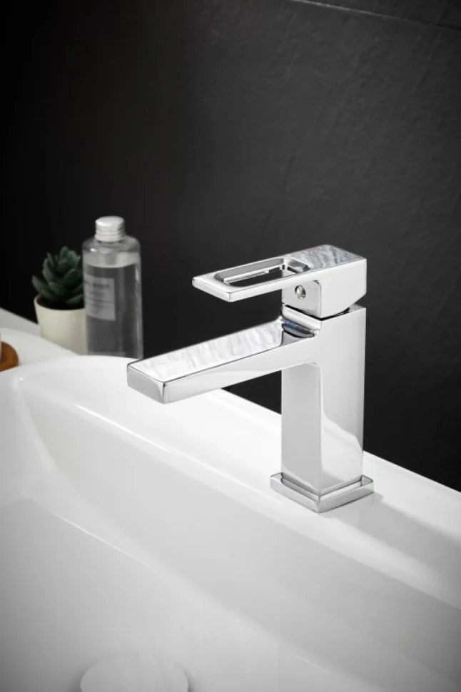 Смеситель для раковины BELZ B658 B10658 хром
