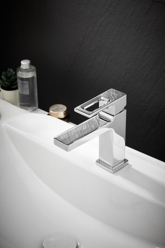 Смеситель для раковины BELZ B658 B10658 хром