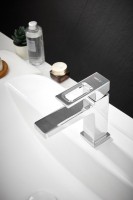 Смеситель для раковины BELZ B658 B10658 хром Смеситель для раковины BELZ B658 B10658 хром