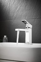 Смеситель для раковины BELZ B658 B10658 хром Смеситель для раковины BELZ B658 B10658 хром