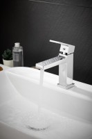 Смеситель для раковины BELZ B658 B10658 хром Смеситель для раковины BELZ B658 B10658 хром