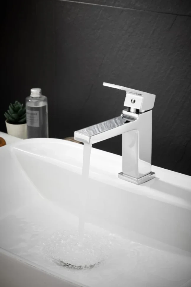 Смеситель для раковины BELZ B658 B10658 хром