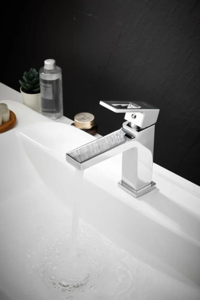 Смеситель для раковины BELZ B658 B10658 хром