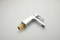 Смеситель для раковины BELZ B658 B10658 хром Смеситель для раковины BELZ B658 B10658 хром