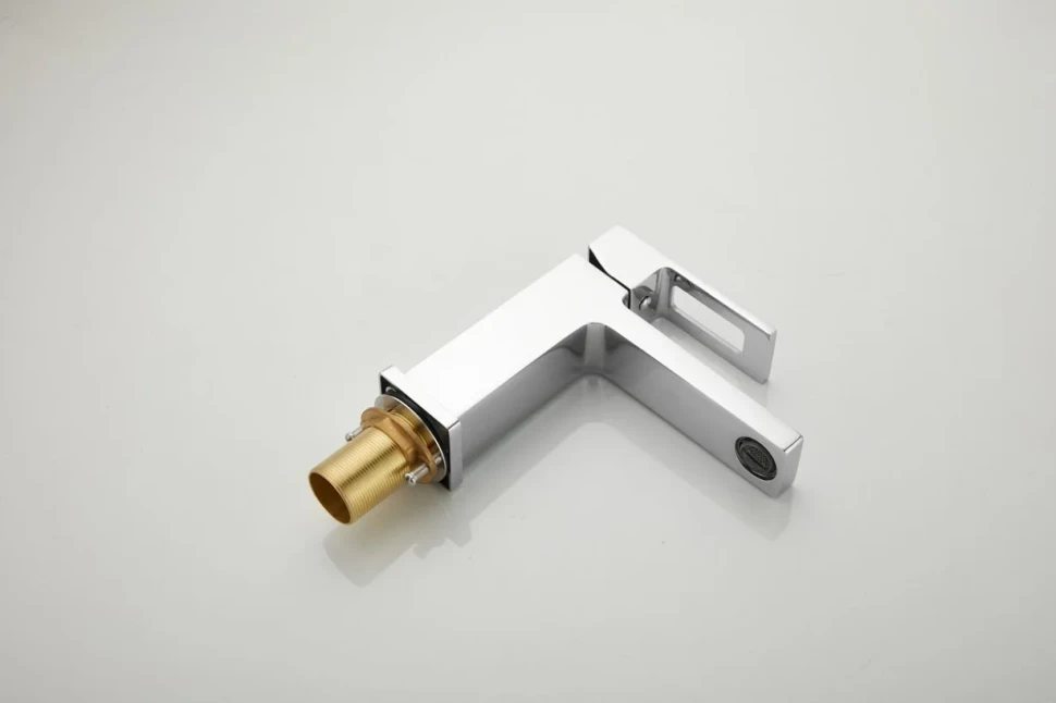 Смеситель для раковины BELZ B658 B10658 хром