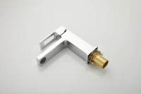 Смеситель для раковины BELZ B658 B10658 хром Смеситель для раковины BELZ B658 B10658 хром