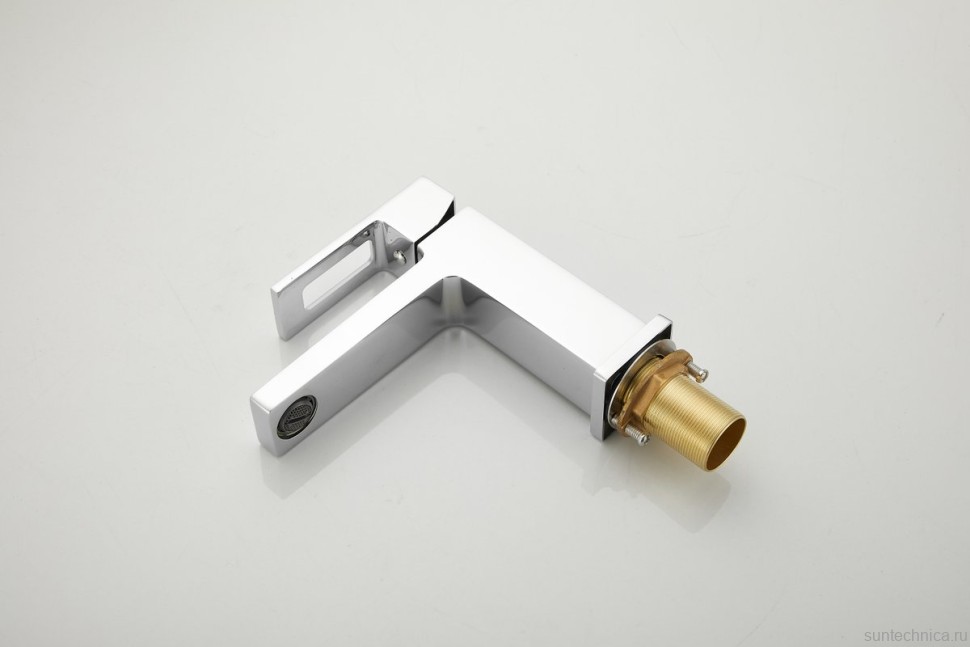 Смеситель для раковины BELZ B658 B10658 хром