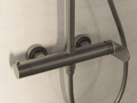 Душевая стойка Vincea Rondo VSFS-1R0GM без излива, вороненая сталь