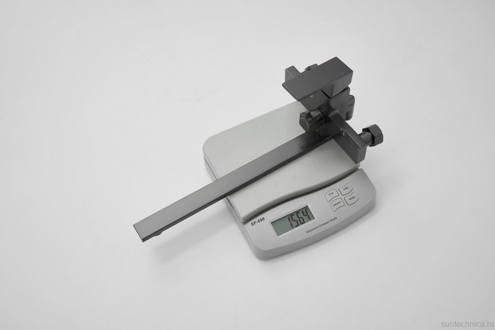 Смеситель с длинным изливом для ванны BELZ B22613-3 вороненая сталь