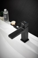 Смеситель для раковины BELZ B658 B10658-7 черный Смеситель для раковины BELZ B658 B10658-7 черный