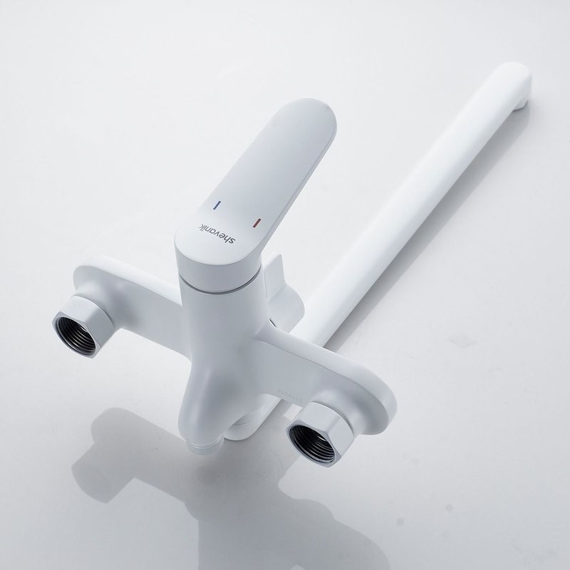 Смеситель для ванны с длинным изливом и лейкой (кран для ванны) Shevanik S4322C, белый