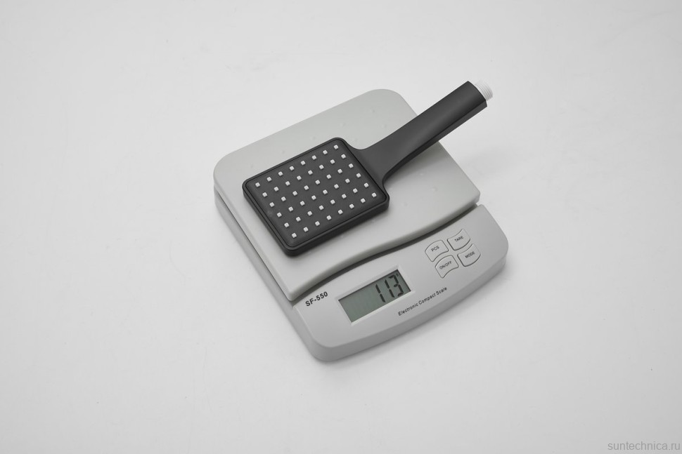 Смеситель с длинным изливом для ванны BELZ B22613-7 черный