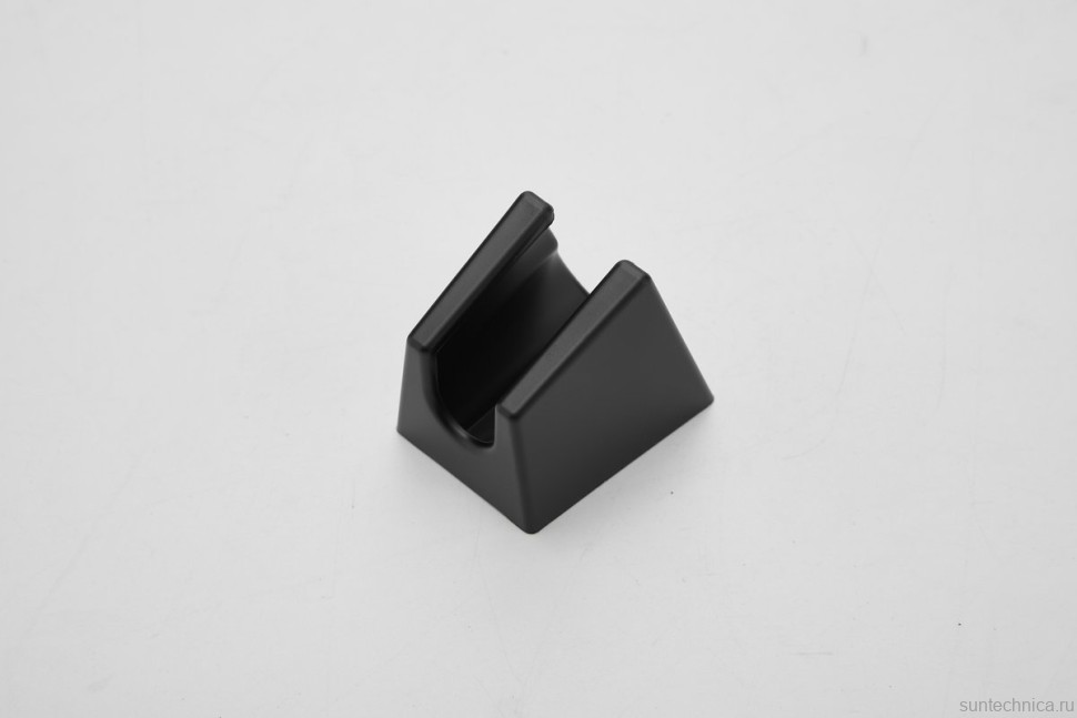 Смеситель с длинным изливом для ванны BELZ B22613-7 черный