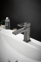 Смеситель для раковины BELZ B658 B10658-3 оружейная сталь Смеситель для раковины BELZ B658 B10658-3 оружейная сталь
