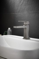 Смеситель для раковины BELZ B658 B10658-3 оружейная сталь Смеситель для раковины BELZ B658 B10658-3 оружейная сталь