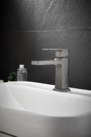 Смеситель для раковины BELZ B658 B10658-3 оружейная сталь Смеситель для раковины BELZ B658 B10658-3 оружейная сталь