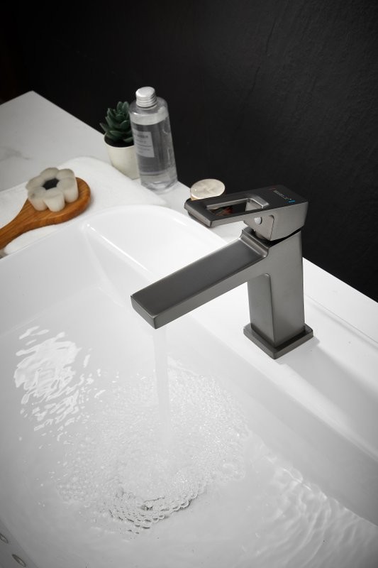 Смеситель для раковины BELZ B658 B10658-3 оружейная сталь