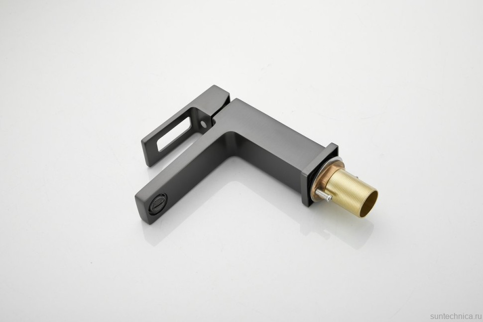 Смеситель для раковины BELZ B658 B10658-3 оружейная сталь